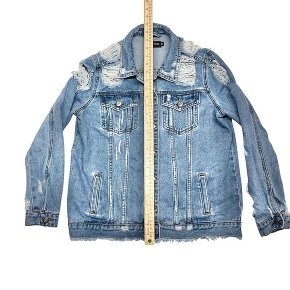 Pretty Little Thing ABEGAILA MID WASH DISTRESS OVERSIZED DENIM JACKET jean Sz 2 - Picture 7 of 12